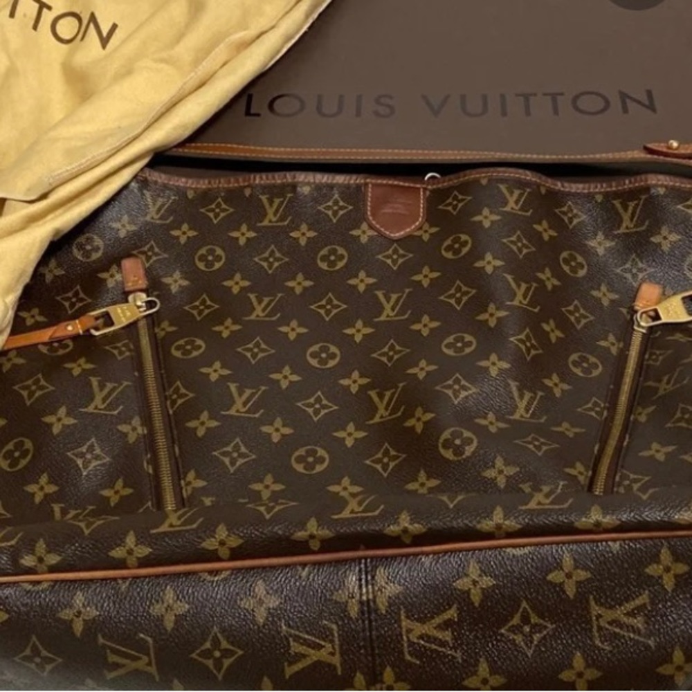 Delightful monogram LV -large size